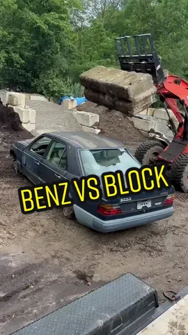 Benz VS Block#mechanic #dieselmechanic #whistlindiesel #mercedes 