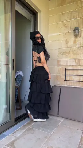 get dressed with me🥰 day 1 in crete w/ @thebeautycrop #fyp #gdwm #styling 