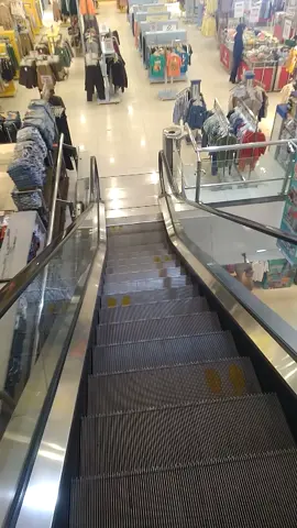 BUAT PRANK STATUS WHATSAPP....bilang aja lagi di YOGYA BOGOR JUNCTION... #bogor #yogya #mall #mallbogor #shopingtime #fypシ #bts #btsarmy #jabotabek #indonesia #yogyabogorjunction 