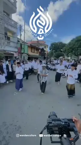 MASIH...MASIH...  WANDAN CULTURE Song by: El Corona #wandanculture #wandanculturesapurata #wandan #gambus #muslim #tiktokfyp #tiktokviral #keiisland #maluku #budaya #indonesia #tiktok #musikgambus #elcorona #tiktokindonesia #tiktokmalaysia #fyp #iduladha 