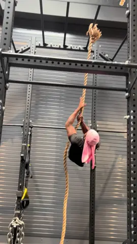 Slight work #ropeclimbing #zionclark #strongaf #inspirationalvideo #wowww #nevergiveup 