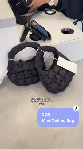 hello pls run to cos pavilion kl 😗 @COS #cos #cosmy #cosmalaysia #cosstores #cosquiltedbag #cosquiltbag #cospaddedbag #cosjenniebag #jenniebag #jennieviralbag #cosquiltedbagmini #cosminibag #quiltedbagmini #minibag #miniquiltedbag #shoppingvlog #fyp #fypmalaysia #cospavilion #cosjennie #jennieblackpink #jennieviralbag #viralbag 