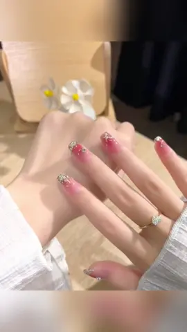 คุณคิดอย่างไรเกี่ยวกับเล็บนี้?#tiktok #for #fouryou #💅🏻 #💅🏻👁👄👁💅🏻 #ทำเล็บ #แบ่งปันเล็บสวยๆ #ชอบทําเล็ปเจล #คุ้มที่สุดในทําเล 