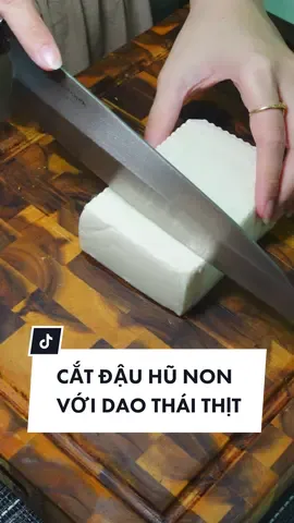 “Test thử” cắt đậu hủ non bằng dao thái thịt #lazykitchen #bepluoi #daothai #dao #daobep #daobepnhat #daochat 