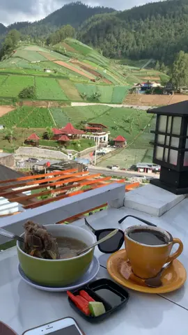 Jaaan suuuejukkk🫶 #tawangmangukaranganyar #cafekalasenja #kopihitam 