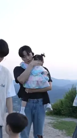 the genuine happiness on his face, love is oozing out of his eyes 🥹🥹 he'll be such an amazing dad one day 😭🤍 #ateez #에이티즈 #san #choisan #최산 #산 #thereturnofsuperman #kids #fyp #kpopfyp #kpop
