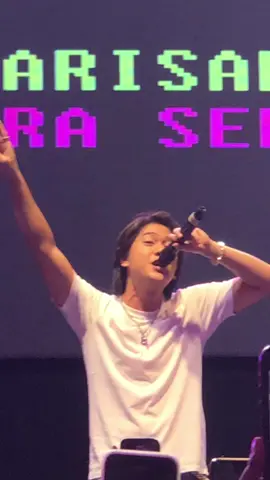 Emang boleh seganteng iniii?! 🫠🥹😍 #iqbal #iqbalramadhan #bukanfestival #konsermalang #preston 