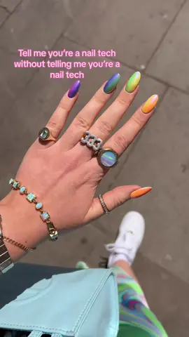 If you see me with one hand done mind ur business. If you see me with both hands done just know a miracle happened! #tellmewithouttellingme #nailtechproblems #nailtechlife 