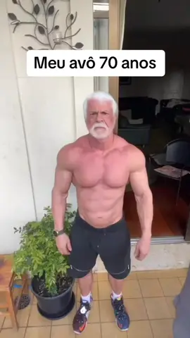 Vovô maromba #ticktock #musculacao 