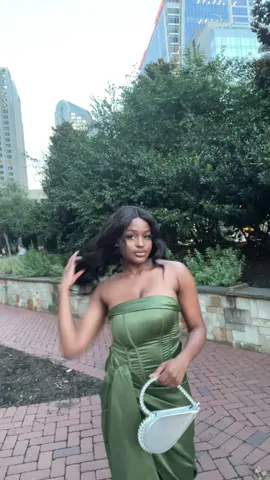 Lmao not my boobs being obviously uneven here🥲😂😂 #drafts #fyp #daherahh #viral #21 #fypシ 