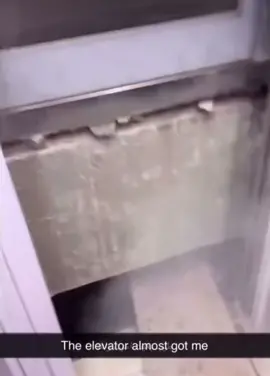 This could’ve ended very badly… 😱😨 #caughtoncamera #caughtonvideo #scarystuff #elevator #closecall #closecallscaughtoncamera 