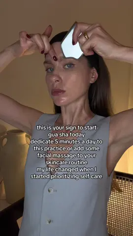 The changes I have experienced both physically and emotionally since starting a regular self care routine have been mind blowing! #guasha #SelfCare #faceguasha #lymphaticdrainage #selfcare #takecareyourself 