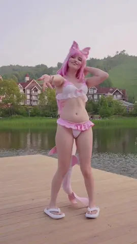 Im just rly happy to do a Miku dance oki #egirl #magicalgirl #beach #beachcosplay #cosplay #kemonomimi 