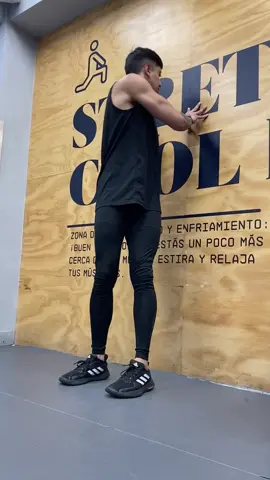 Trabaja este ejercicio obtendrás bastantes beneficios para tu cuerpo y salud solo por unos 3 a 5 minutos al día. Siempre trabaja de mente y corazón ♥️  #Fitness #salud #movilidad #cintura #beneficios #articulaciones #manossanas #actividadesfitnessen 