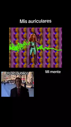 Mis auriculares, yo en publico... Imposible no acordarse de Zohan jajaja #adamsandler #zohan #peliculas #humor #music #pumupthejam #80s #hits80s #parati #fyp