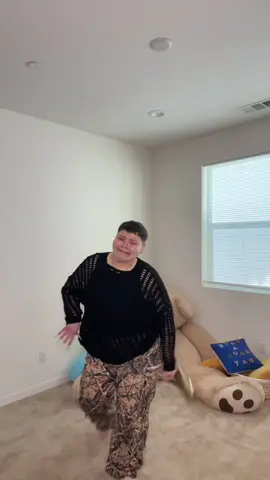 hopefully Barbie will lend me some clothesuuUUUUH😭