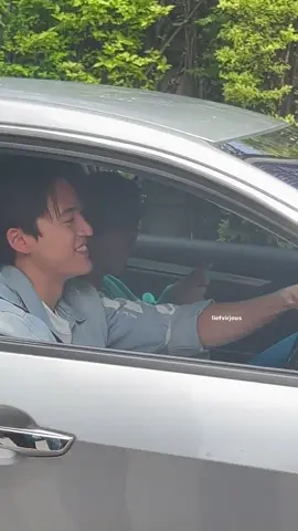 ล่าสุดมีคนขับรถให้คริสนั่งแล้ว #KristPerawat #GawinCaskey #GawinKrist #กวินคริส #คริสพีรวัส #ยูยู่ของคุณพี #tiktok #อย่าปิดกั้นการมองเห็น 