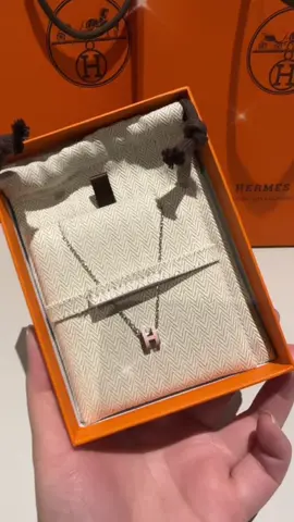 Finally decided to add this cutie to my collection 😝 #hermespoph #hermesnecklace #poph 