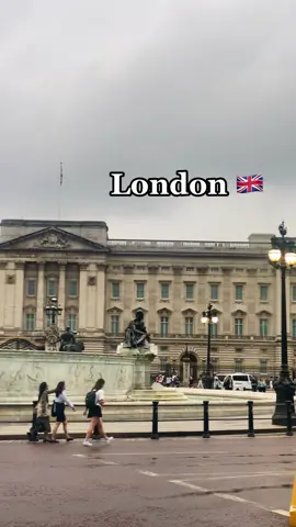 Buckingham palace 🇬🇧📍😍#london#londonlife #fyp#lovegreatbritain #foryoupage #fy#londontiktok #tiktokuk #buckinghampalace #londonliving#fypage #❤️ #amazing 