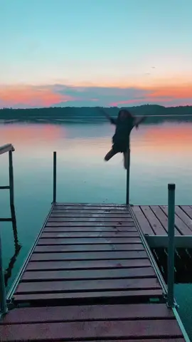 BEST SUNSET EVER #💗💗💗💗💗💗💗💗💗💗💗❤️💯💯💯💯 #fyp #whattheblicky #🔛🔝 #Summer #lake #prodancer #michigan #viral #tan #pretty #smoke #bazookabubblegum #lakemichigan #fakebodyy⚠️ 