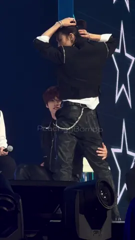Trouble Maker #Hyunjin #Leeknow #StrayKids #스트레이키즈 #SKZ_3RD_FANMEETING #PILOT_FOR_5_STAR@Stray Kids @straykids_japan  #YouMakeStrayKidsStay
