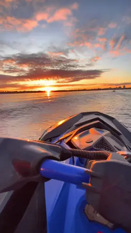 sunset 🔝 #jetski #perth #sunset #dave 