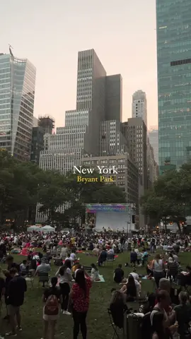 Experience Magic in Bryant Park: Sunset Concerts Unleashed! Escape into a symphony of bliss as the sun sets over the iconic Bryant Park in New York City. Join us for an unforgettable summer soirée, where melodies dance with golden hues and create a harmony that ignites the soul ✨ • #bryantpark #nyc #newyork #newyorkcity 