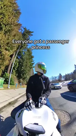 Gotta find a back pack before the bike gets fixed 👀 #drafts #applynow #newthingscoming #biketok #motorcycle #kawasak #ninja #636 #quadlock #motorcyclesoftiktok #insta360 #1down5up #zx6r 