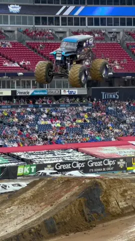 Ryan Anderson wins the high jump at Monster Jam World Finals 2023 🤘 #monsterjam #highjump #worldfinals #worldfinals2023 #monstertruck #monstertrucks #ryananderson #sonuvadigger 