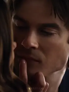 Fiquei tão feliz em saber q eles tiveram uma filha chamada Stefanie Salvator.. 🥹🤍 #delena #tvd #fypシ #damonsalvatore #damonsalvatore #stefaniesalvatore 