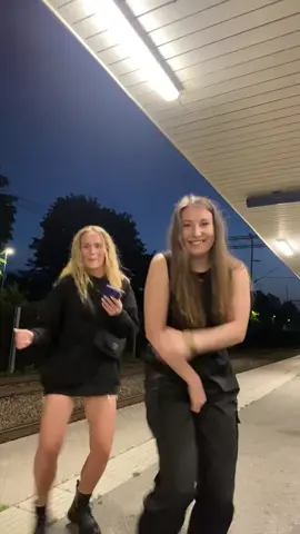 DC @Kalinbrothers ✌🏻 Going home after the party kinda vibe  #dancechallenge 