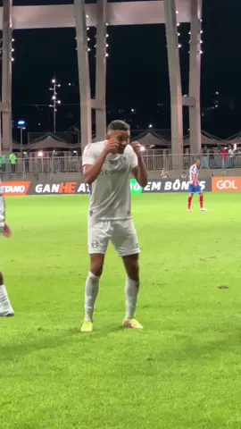 Vai novinho! An, an ⚽️🕺 #Brasileirão2023 #BAHxGRE #Grêmio #TikTokSports @_gustavomartins3 