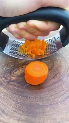 New SIMPLYBEST Garlic Press Masher Mincer Crusher Stainless Steel Rolling Handheld Garlic Presser Pounding Rocking Tool Only RM3.38! #garlicpress #garlicpresser #garlicmasher #garlicpresscrusher 