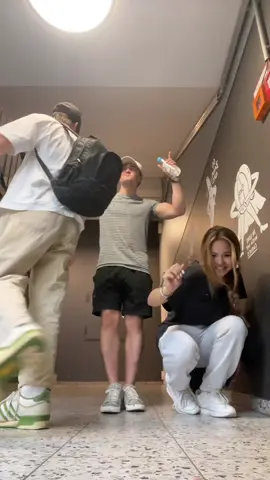 Gym um 6 kommt böse @Egon Werler 