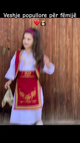 Perla e bukur ta gëzosh veshjen😍♥️ #wedding #albania🇦🇱 #veshjepopullore #veshjepopulloreshqipëtare #veshjetradicionaleshqiptare❤️❤️ #weddingalbania😍 #artizanale🔝🔝🔝 #artizanalehandmade #arti_i_te_qendisurit #punimengadona #has #valljarugoves #artizanaleshqiptare #punimetendryshme #valleshqiptare🇦🇱 