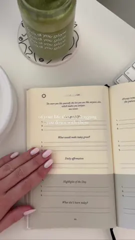 Sunday mindset reset 👌  It’s your Sunday wisely, it's the perfect time to get your week set up for success.  #healthandwellness #wellnesslifestyle #healthyhabits #thatgirl #morningroutine #sundayreset #sunday 