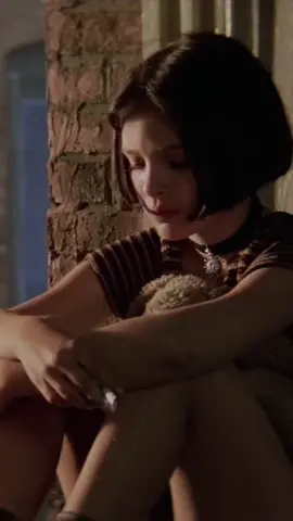 Mathilda 🖤🥀 #sting #shapeofmyheart ##shapeofyouringtone #leon #mathilda #stingshapeofmyheart #music #sadmusicoff #fyp #fypシ #trending #keşfet #keşfetteyizzzbeniöneçıkar🔥 #keşfetbeniöneçıkar 