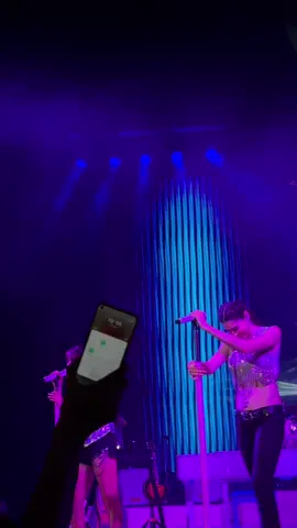 … Cuando te da un ataque de risa y en plena canción. 