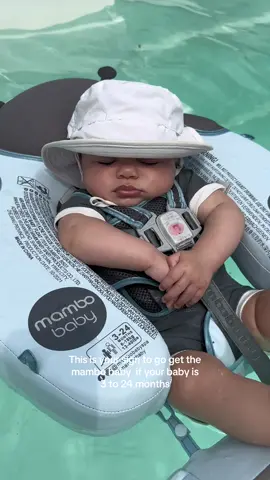can I eat him ? 😩                                                  #mambobabyfloat #mambobaby #mambobabyfun #babyinthepool #4monthsold #4monthsbaby #babyboy #poolbaby #babyinpool 