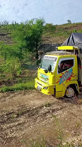 offroad ka kebon🤦#canter #trukjampang #jagung #fyp #fypシ 
