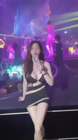 เห็นเธอชอบกินของอร่อยๆ เราก็อร่อยเผื่อเธอยังไม่รู้😉🤭😋 #yingclub #yingclubpattaya 