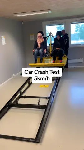Car Crash Test 5 km/h #trafikkskole #drivingschool #mrtraffiq #førerkort #fyp #foryourpage #carcrashtest 
