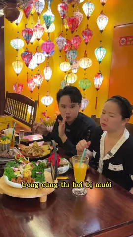 Mới tìm được quán này ăn ngon vchg mà không gian cũng đẹp hợp gu hai mẹ con tui mà có một điểm trừ … #AncungTikTok #LearnOnTikTok #meconco 