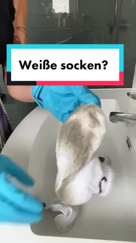 #weissesocken ? So werden sie wieder #wieneu #kaisernatron #ilovekaisernatron #hausmittel #ökologisch #fleckenentfernen #universelleinsetzbar 