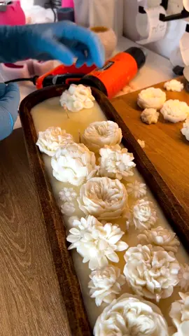 This candle is my absolute favorite 😍 🌸Shop our beautiful range of handcrafted candles and home decor at  www.creative-studio.shop🌸 ________ #candlelovers #candlemaking #candles #candlesoftiktok #kerzen #kerzengießen 