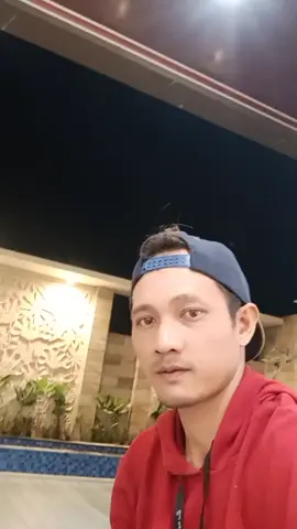 ada 3 hal yg terpenting dlm hidup ini.... 1.. ilmu ... 2... waktu.... 3... uang.... tp km harus meninggkn 2 d antara ke 3ny.. utk mencapai salah 1ny