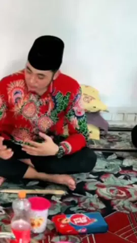 ampun kak ✌ lagunya 😅 auranyaaaa itulohh klo pake baju merah 😍 Lope² pokok e 😝 😂 🤣 #irwandacademy2 #irwankrisdiyanto #orangmadura #madurapunya #foryou #fyp #fypシ゚viral #viralvideo 