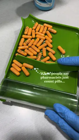 #pharmacy #pharmacist #pharmacist #medicine #counting #pillcounter #satisfying #satisfyingvideo #health #healthcare #fyp #foryou #compounding 