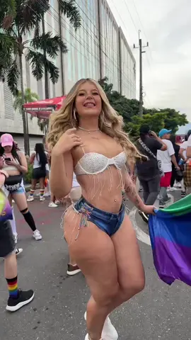 Sigueme en instagram esta en mi perfil ✨🏳️‍🌈♥️@Isabela Ramírez🖤 #lgbt🌈 #Pride #LoveIsLove #fyp 