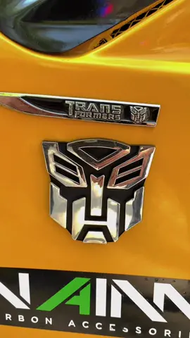 I AM BUMBLEBEE, YOUR OLDEST FRIEND. • • Aprovechando que esta la película de Transformers en el cine, aqui les dejo unas tomitas del la edición del Camaro ZL1 de @chevrolet que se uso en la película de The Last Knight para darle vida al mejor autobot de todos, Bumblebee. • • Este hermoso Camaro perteneciente a @andrik_hm estuvo en la exhibición de @bashroadtourmx ya aproveché para hacerle unas tomitas con mi celular. • • #chevrolet #camaro #camarozl1 #transformers #autobot #autobots #bumblebee #camarobumblebee #deportivos #superdeportivo #carrosdeportivos #sportscars #chevroletcamaro #supercars #supercar #caredits #filmphotography #admproductionstudios #videocars #transformersbumblebee #vehiculosdeportivos  • • 🎥: @adm.productionstudios grabado con #iphonexsmax  🔸: @andrik_hm  🏁: @bashroadtourmx